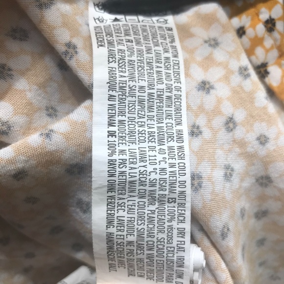 YELLOW DAISY SLEEVELESS SUNDRESS - Picture 7 of 7